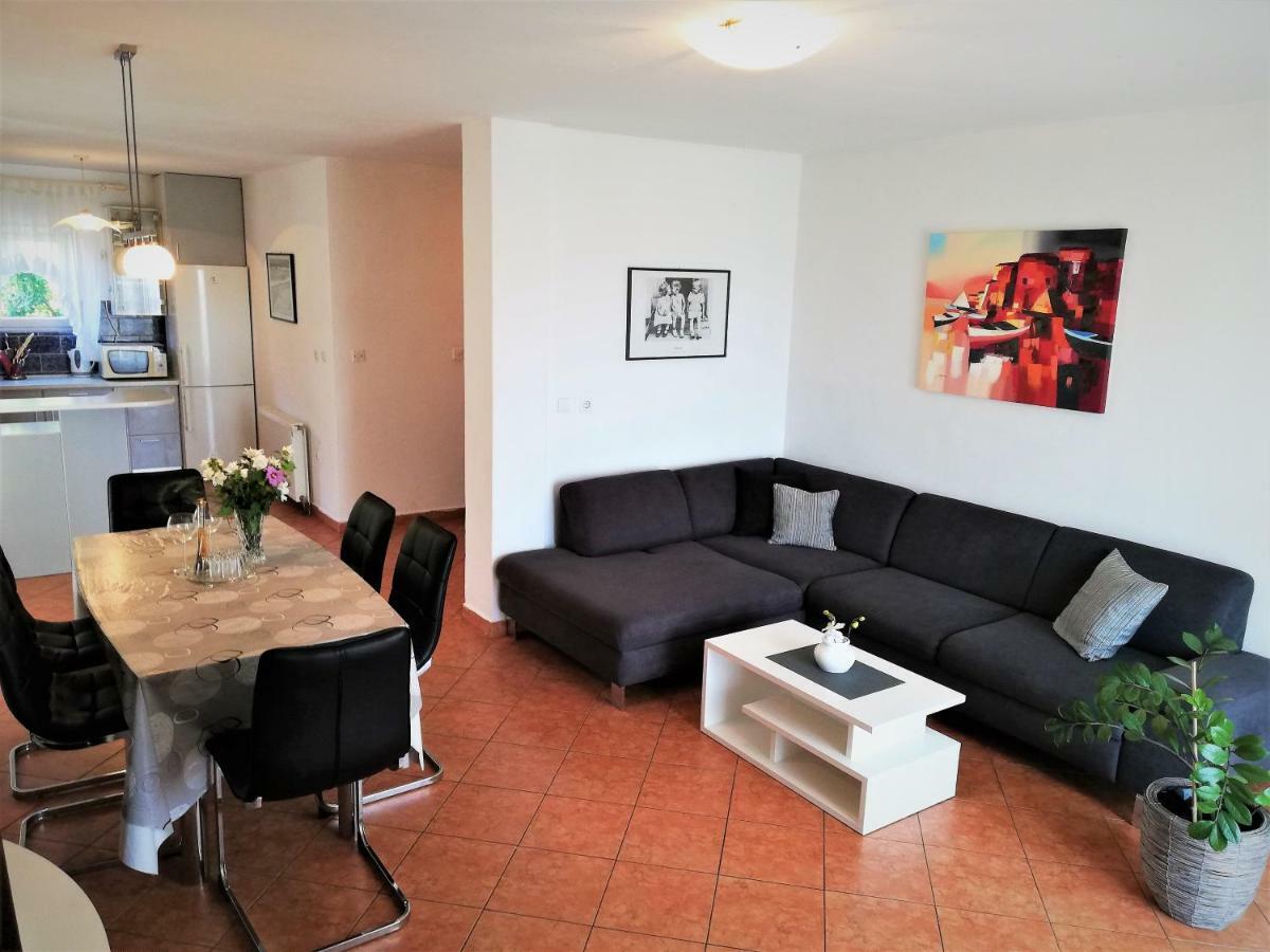 Apartments & Rooms Milena ヴォディツェ エクステリア 写真
